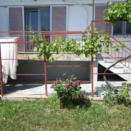 Nafsika Holiday home *