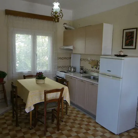 Casa de Férias Nafsika Lakkoma (Nea Propontida)